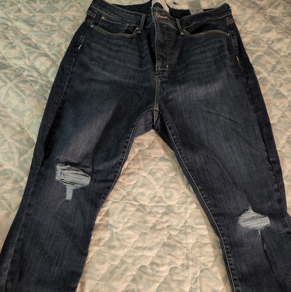 NWT.. Women's Levis Signature Super skinny, shaping jeans